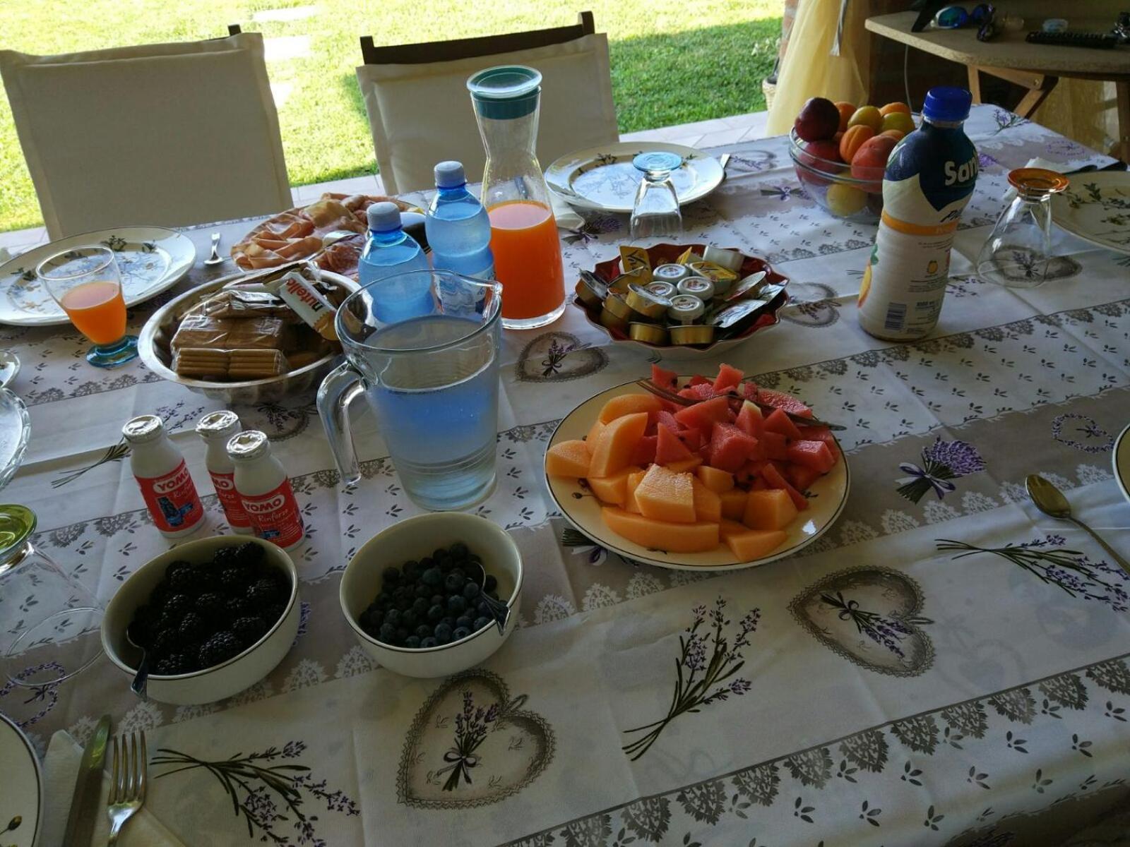 Marinella B&B Cornale Bagian luar foto