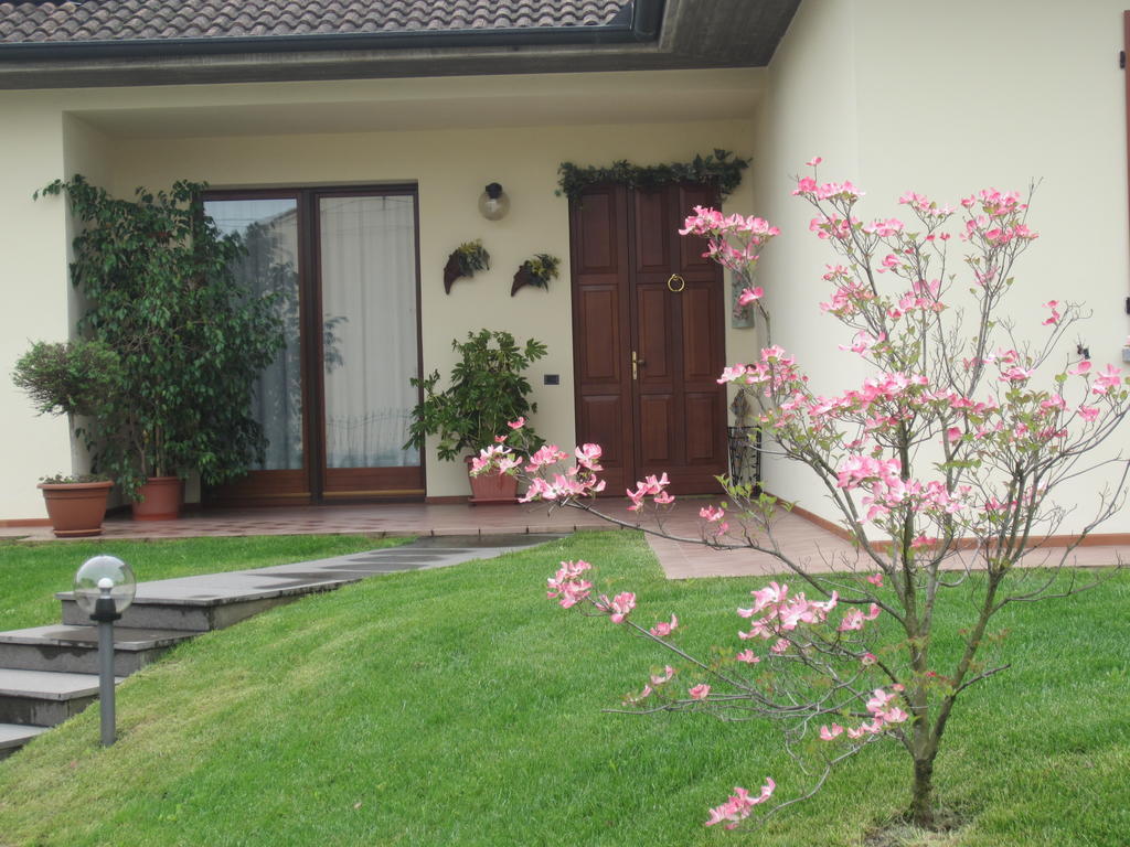 Marinella B&B Cornale Bagian luar foto