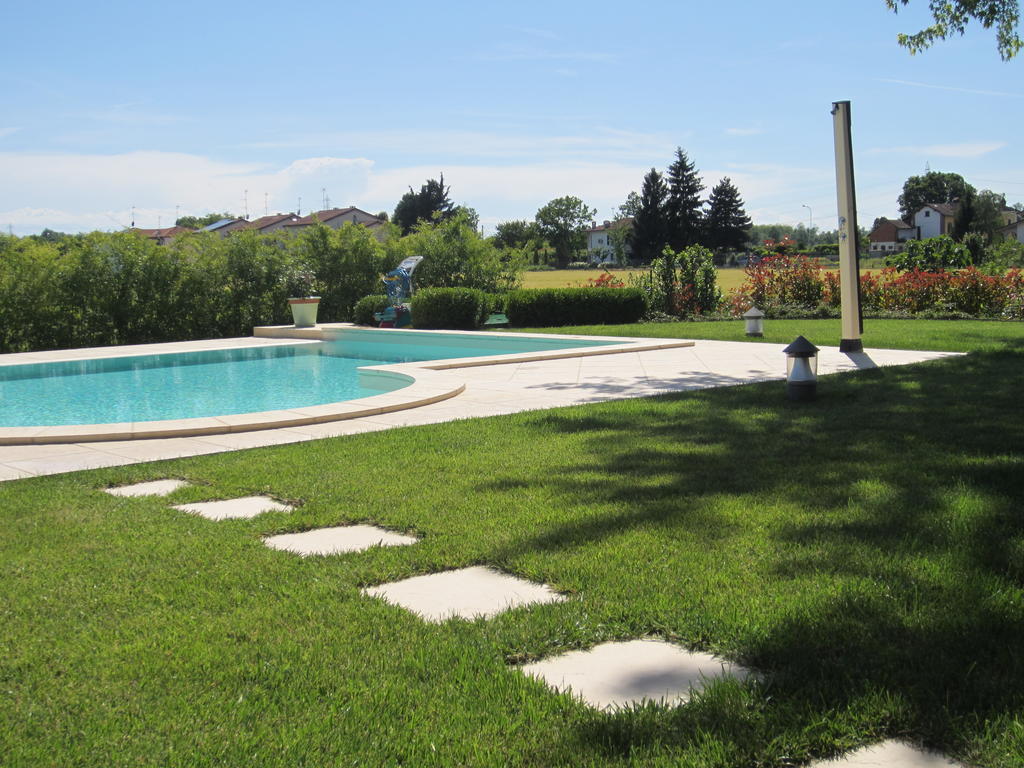 Marinella B&B Cornale Bagian luar foto