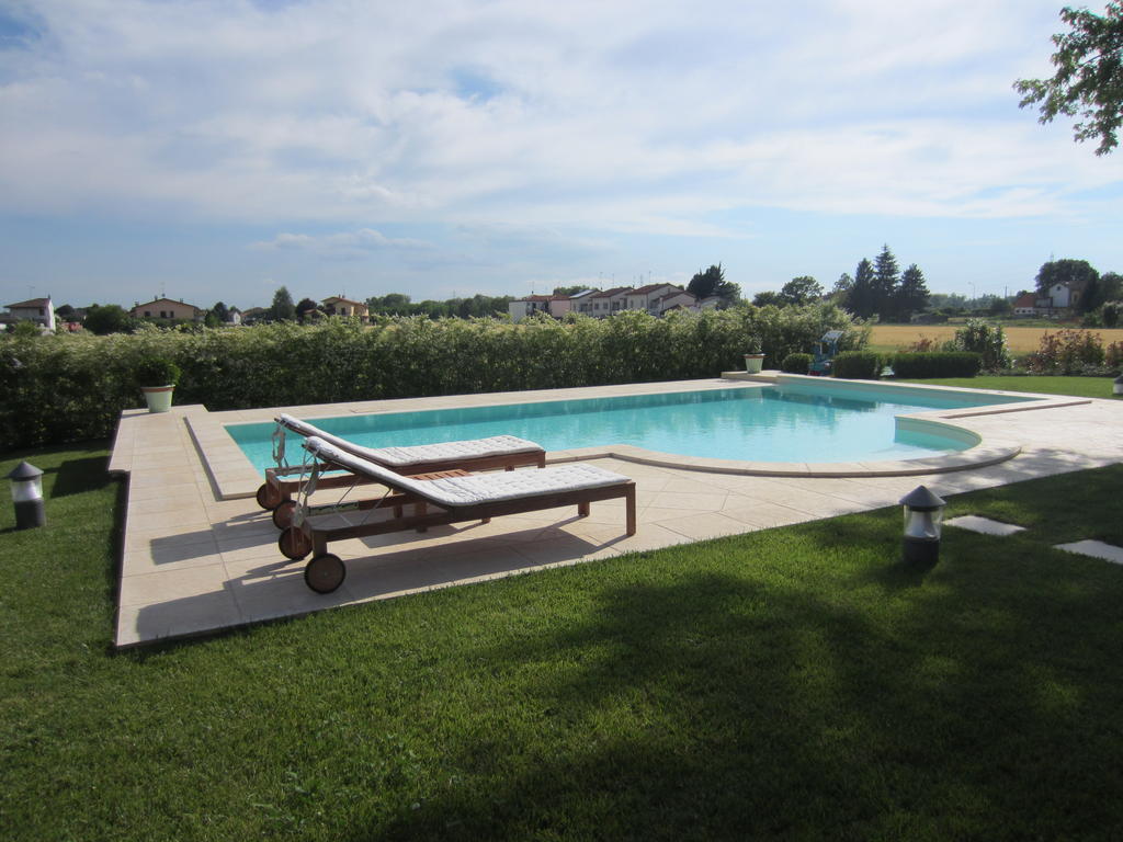 Marinella B&B Cornale Bagian luar foto