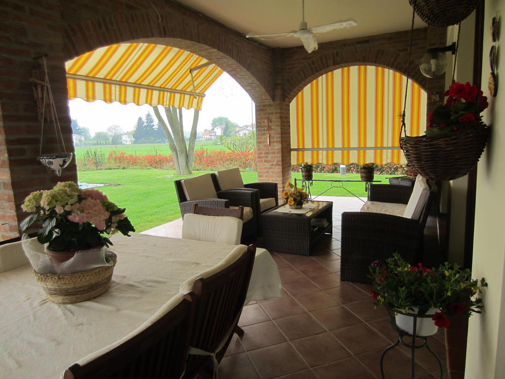 Marinella B&B Cornale Bagian luar foto