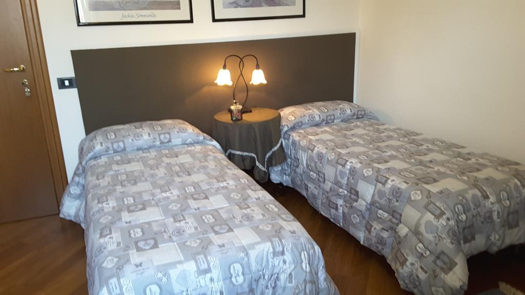 Marinella B&B Cornale Bagian luar foto