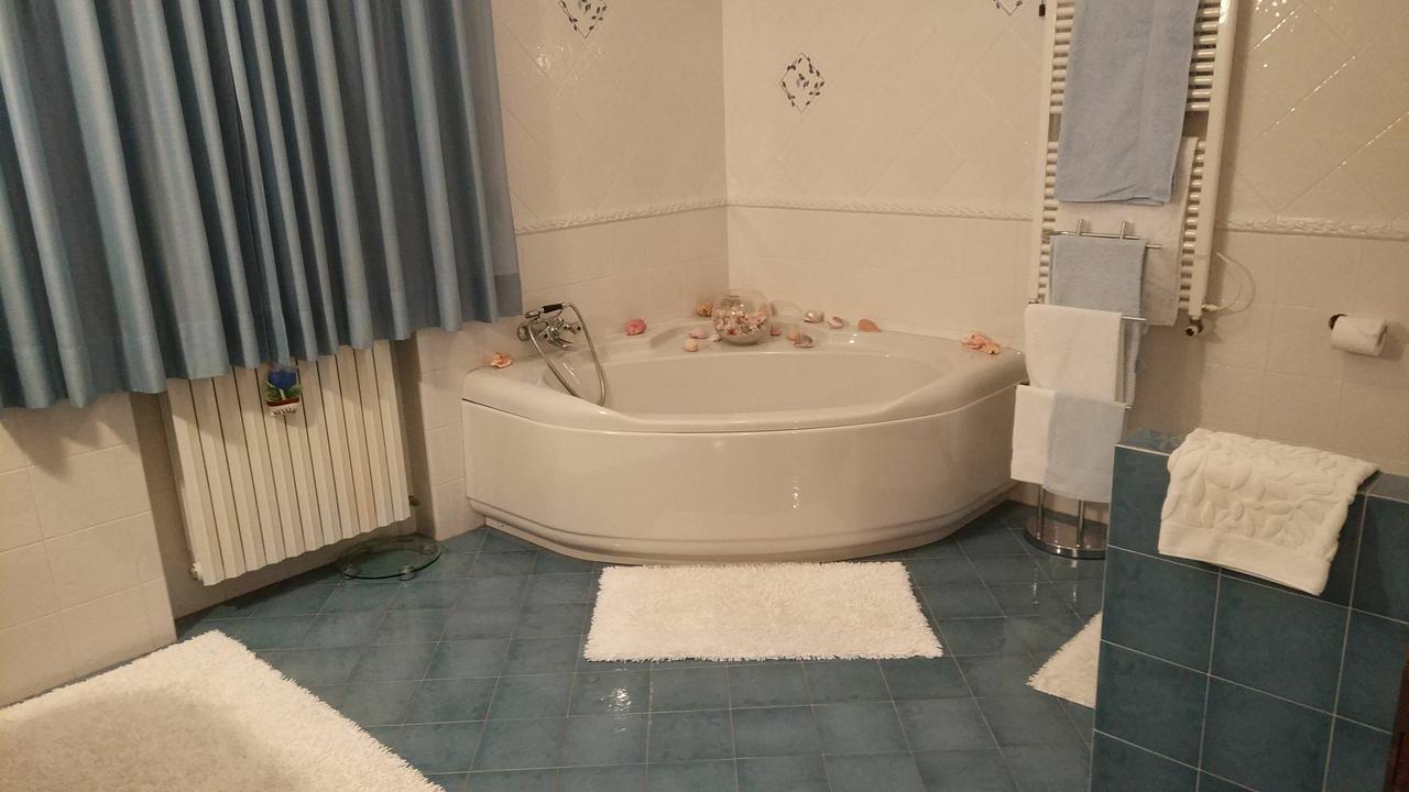 Marinella B&B Cornale Bagian luar foto