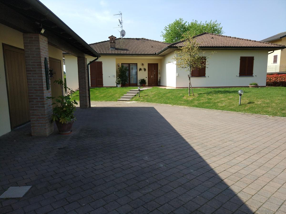 Marinella B&B Cornale Bagian luar foto