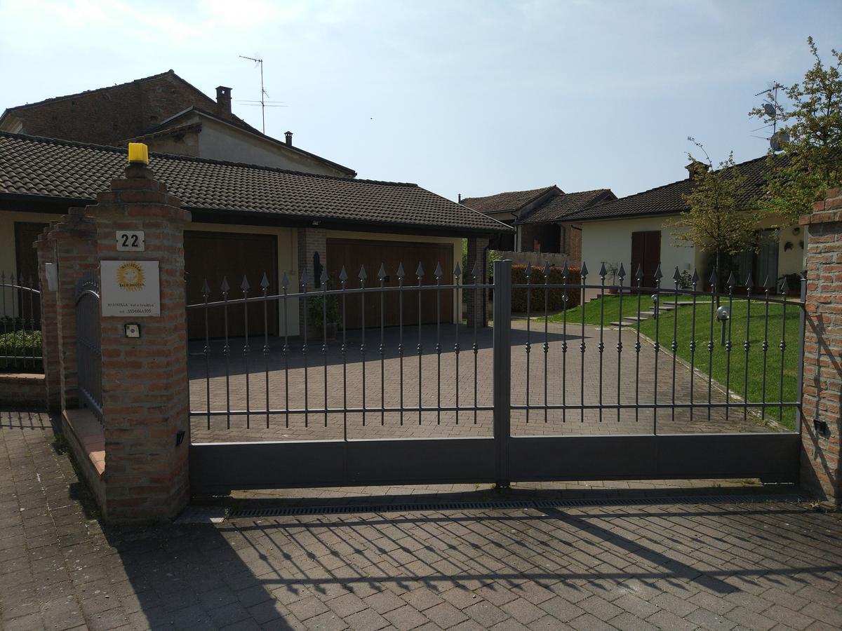 Marinella B&B Cornale Bagian luar foto